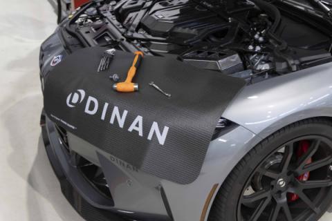 Dinan Mat Universal Fit 34 inch x 22 inch Fender Gripper