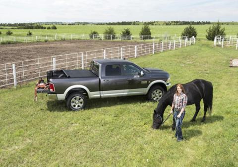 TruXport Tonneau Cover Black 2007-2013 Silverado/Sierra 5 Foot 9 Inch Bed Truxedo
